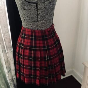 Plaid Ann Taylor pleaded skirt